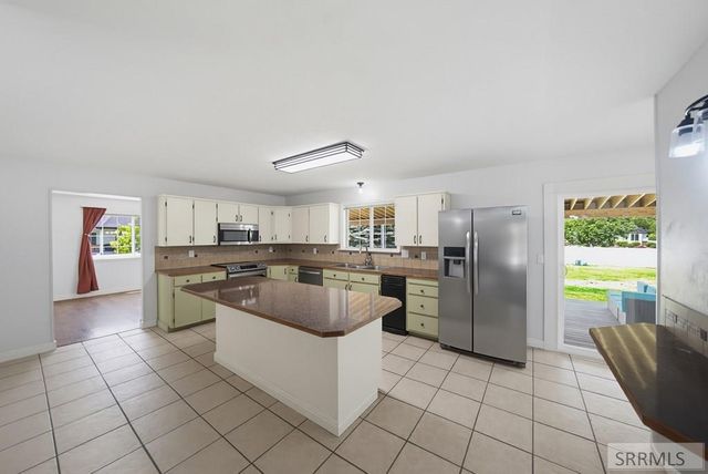 833 E 1415 N, Shelley, ID 83274