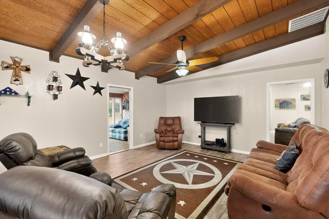 623 S Harbor Court, Granbury, TX 76048