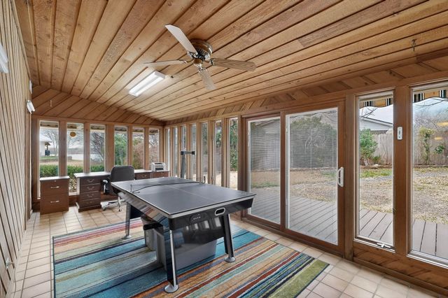 623 S Harbor Court, Granbury, TX 76048