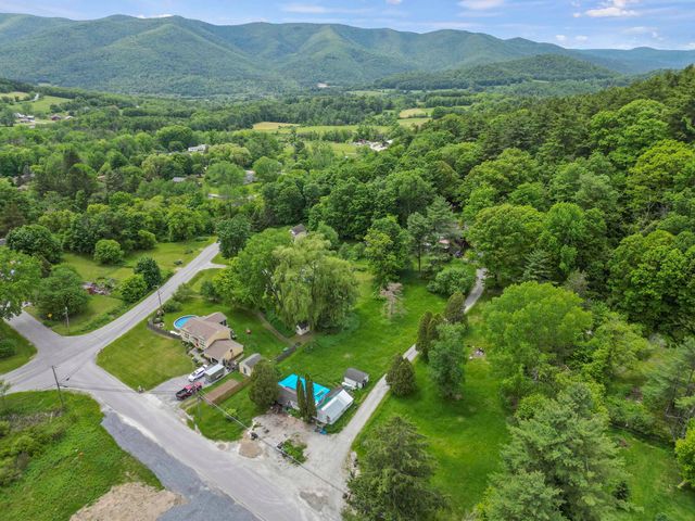 348 Center Street, Pownal, VT 05261
