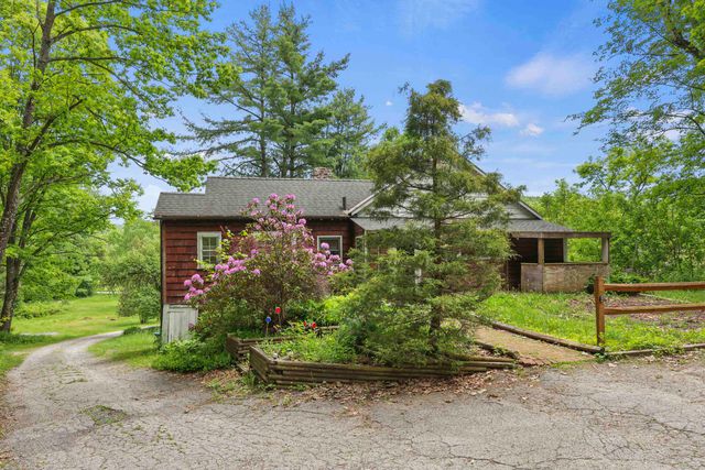 348 Center Street, Pownal, VT 05261