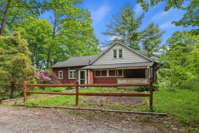 348 Center Street, Pownal, VT 05261
