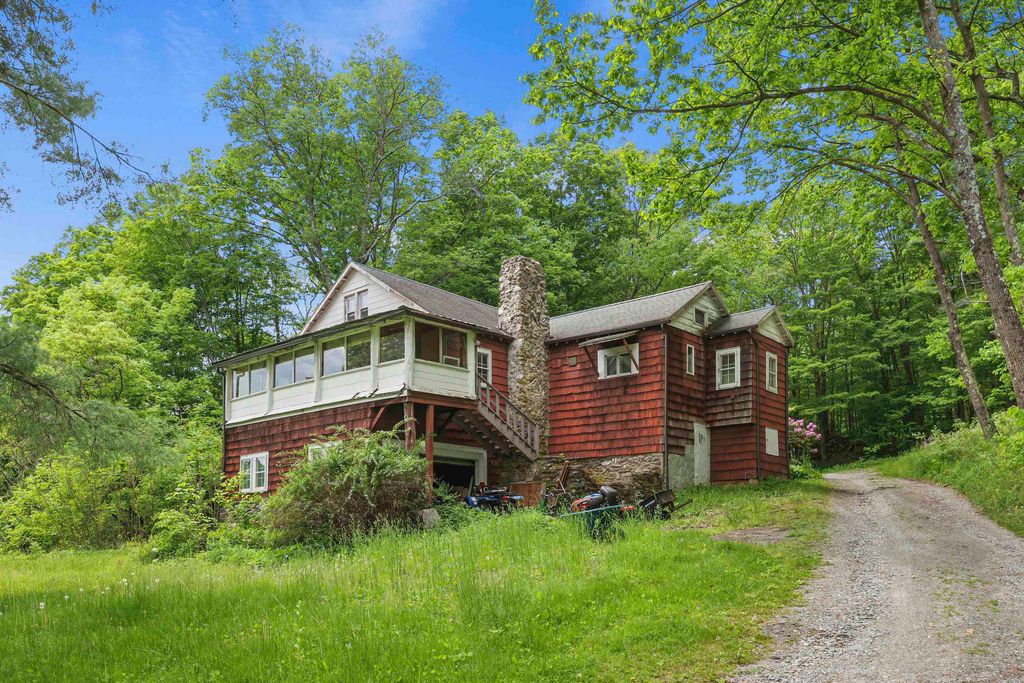 348 Center Street, Pownal, VT 05261