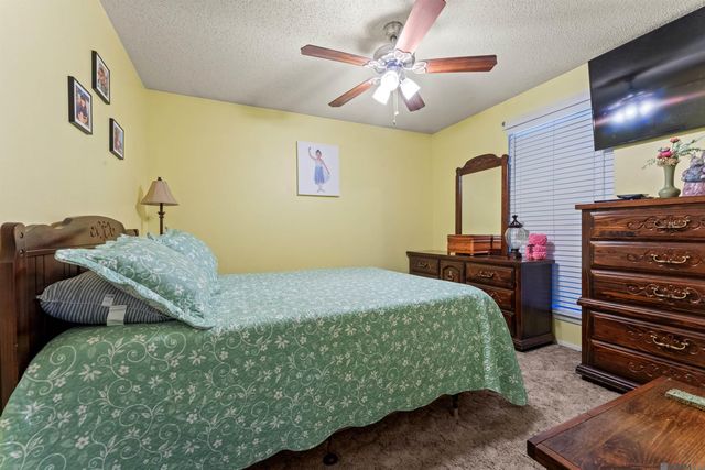 2054 Rowcliff Dr, Port Allen, LA 70767