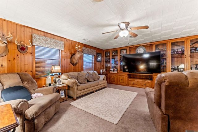 2054 Rowcliff Dr, Port Allen, LA 70767