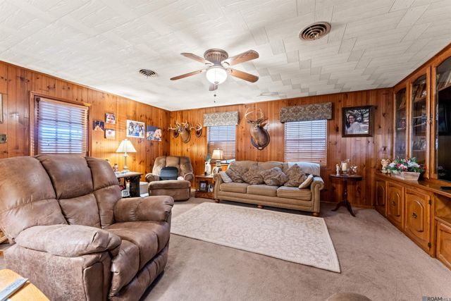 2054 Rowcliff Dr, Port Allen, LA 70767