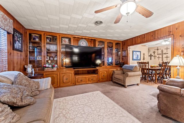 2054 Rowcliff Dr, Port Allen, LA 70767