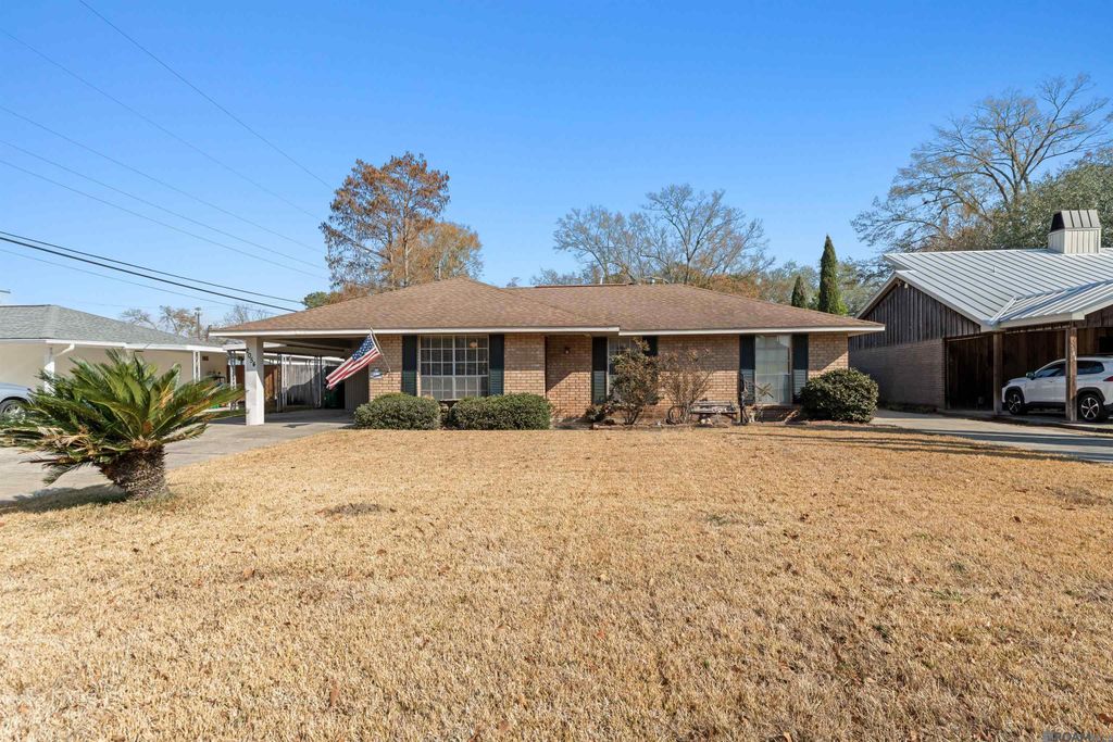 2054 Rowcliff Dr, Port Allen, LA 70767