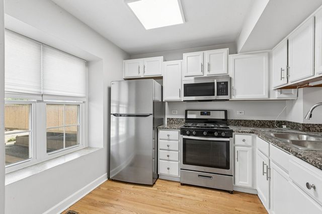8029 Lincoln Avenue, Skokie, IL 60077