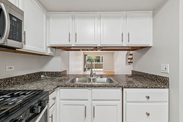 8029 Lincoln Avenue, Skokie, IL 60077