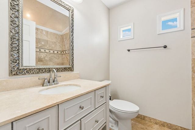 8029 Lincoln Avenue, Skokie, IL 60077