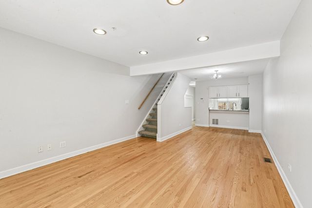 8029 Lincoln Avenue, Skokie, IL 60077