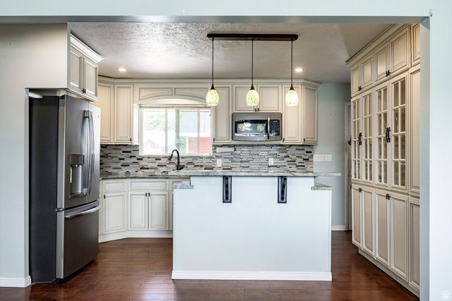 182 W CORNELL DR, Midvale, UT 84047