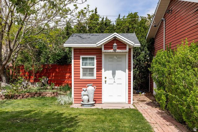 182 W CORNELL DR, Midvale, UT 84047