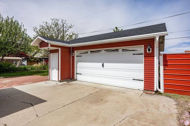 182 W CORNELL DR, Midvale, UT 84047