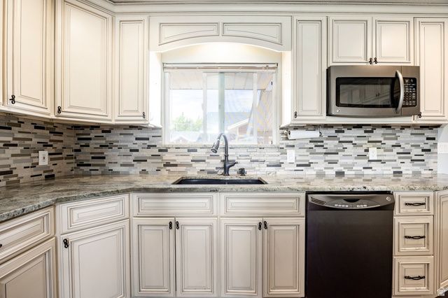 182 W CORNELL DR, Midvale, UT 84047