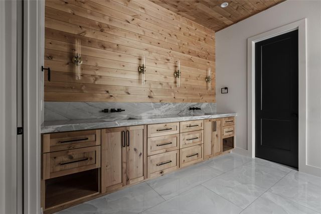 111 High Plains DR, Dripping Springs, TX 78620