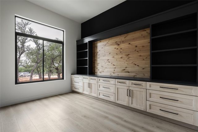 111 High Plains DR, Dripping Springs, TX 78620