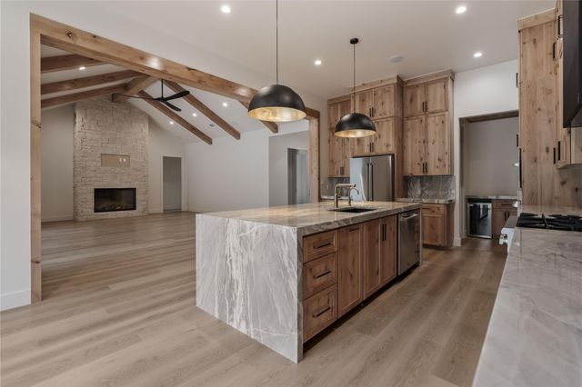 111 High Plains DR, Dripping Springs, TX 78620