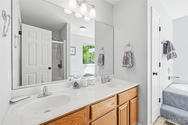 1773 Walters Way, St Charles, MO 63303