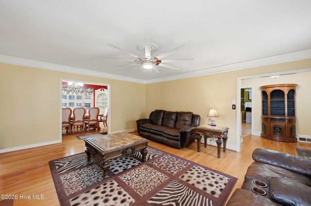 204 E College Street, Whiteville, NC 28472