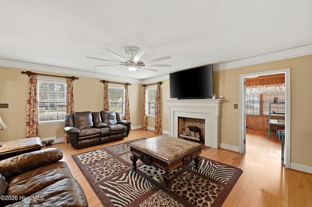 204 E College Street, Whiteville, NC 28472