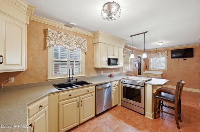 204 E College Street, Whiteville, NC 28472