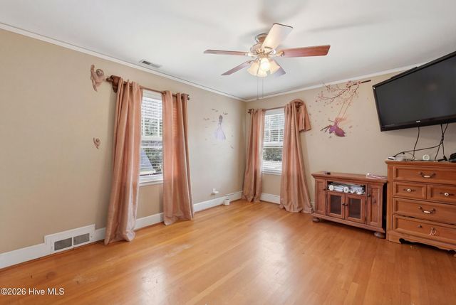 204 E College Street, Whiteville, NC 28472