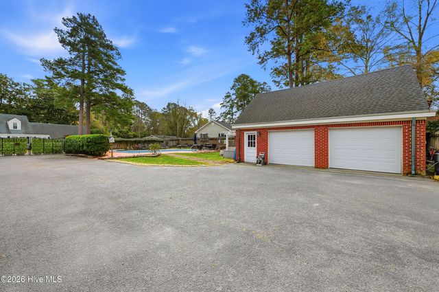 204 E College Street, Whiteville, NC 28472