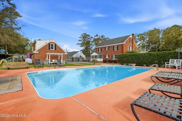 204 E College Street, Whiteville, NC 28472