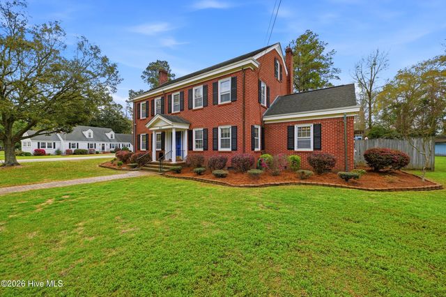 204 E College Street, Whiteville, NC 28472