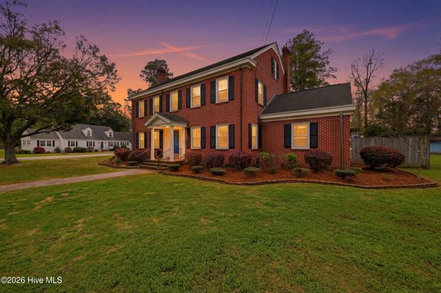 204 E College Street, Whiteville, NC 28472