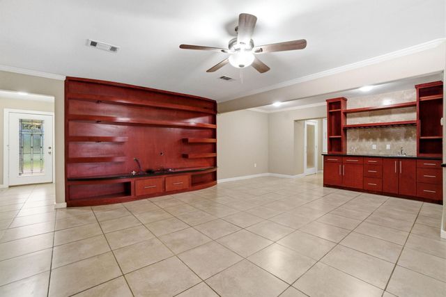 2119 Old Ox Road, Spring, TX 77386