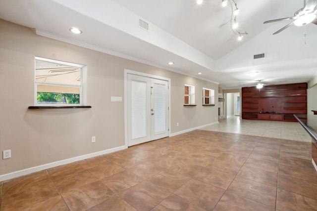 2119 Old Ox Road, Spring, TX 77386