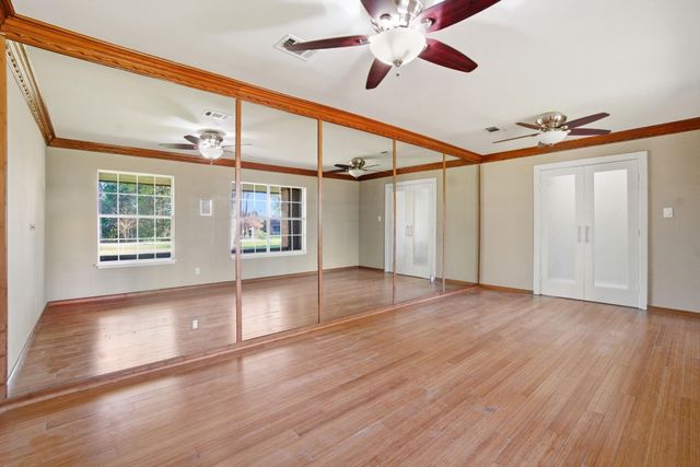 2119 Old Ox Road, Spring, TX 77386