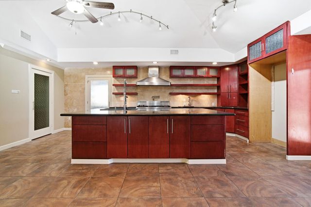 2119 Old Ox Road, Spring, TX 77386