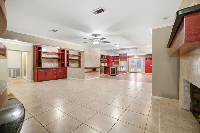 2119 Old Ox Road, Spring, TX 77386