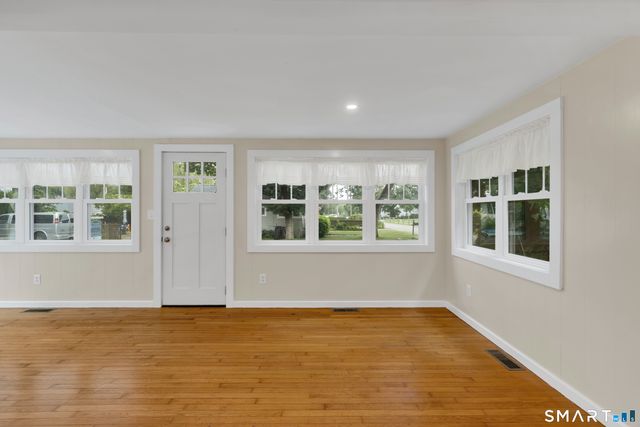 41 Maple Street, Stonington, CT 06378