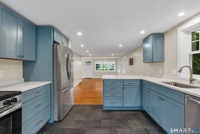 41 Maple Street, Stonington, CT 06378