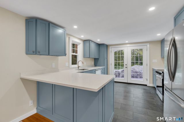41 Maple Street, Stonington, CT 06378