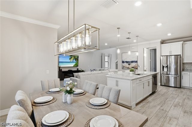 7195 Wilton DR, Naples, FL 34109