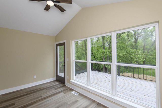 W241N6316 Oak DRIVE, Sussex, WI 53089