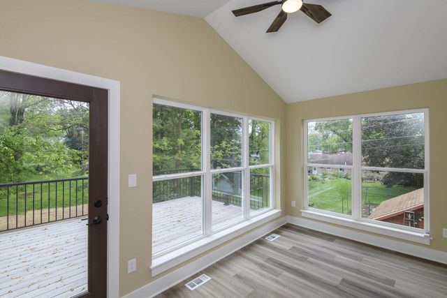 W241N6316 Oak DRIVE, Sussex, WI 53089