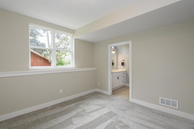 W241N6316 Oak DRIVE, Sussex, WI 53089