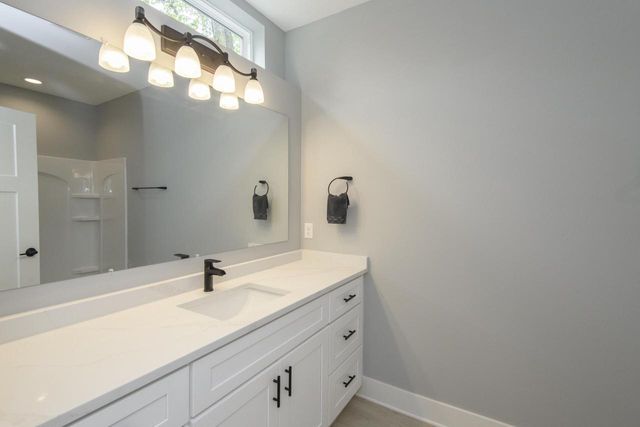 W241N6316 Oak DRIVE, Sussex, WI 53089