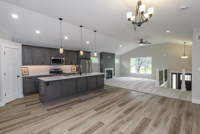 W241N6316 Oak DRIVE, Sussex, WI 53089