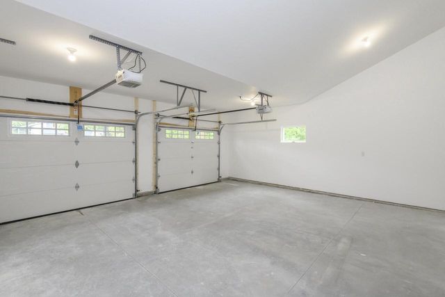 W241N6316 Oak DRIVE, Sussex, WI 53089