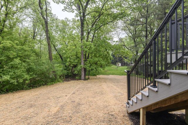 W241N6316 Oak DRIVE, Sussex, WI 53089