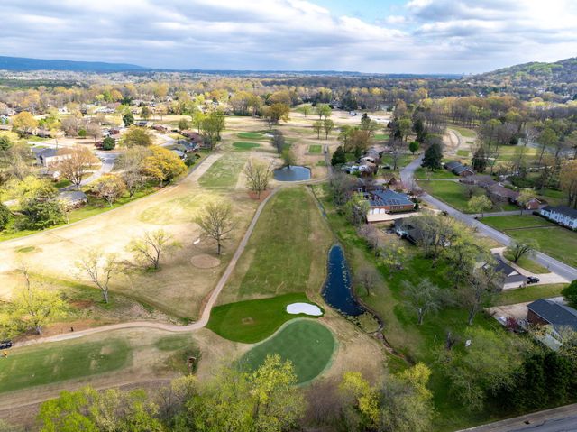 6105 Amber Forest Trail 38, Hixson, TN 37343