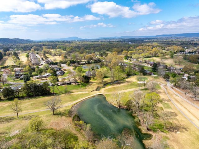 6105 Amber Forest Trail 38, Hixson, TN 37343